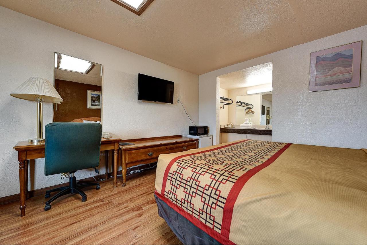 Guest Inn Rogers Εξωτερικό φωτογραφία