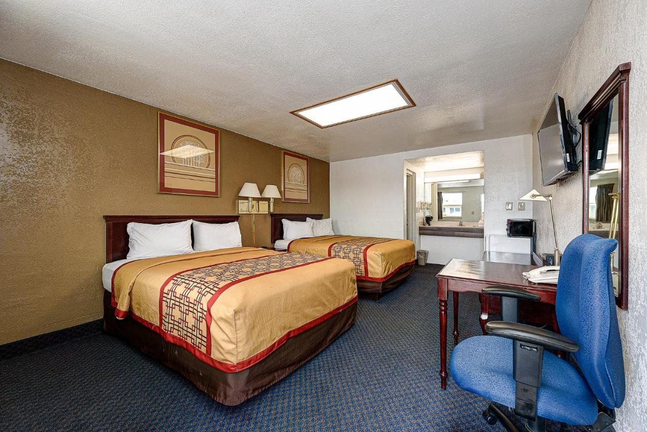 Guest Inn Rogers Εξωτερικό φωτογραφία