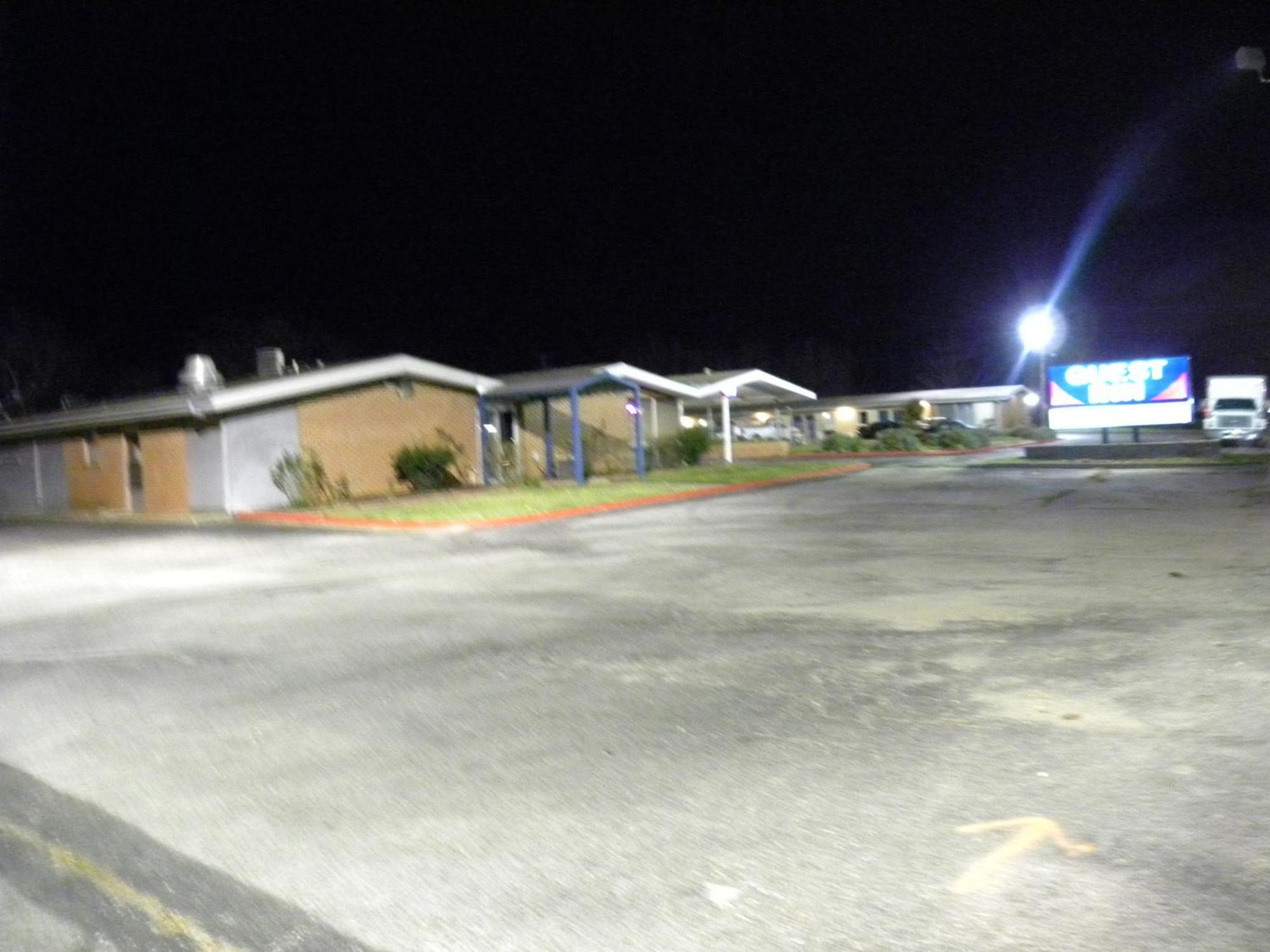 Guest Inn Rogers Εξωτερικό φωτογραφία