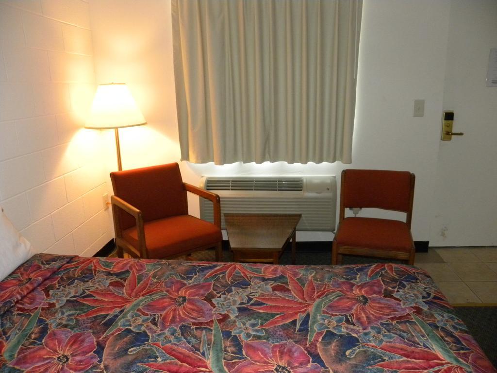 Guest Inn Rogers Εξωτερικό φωτογραφία