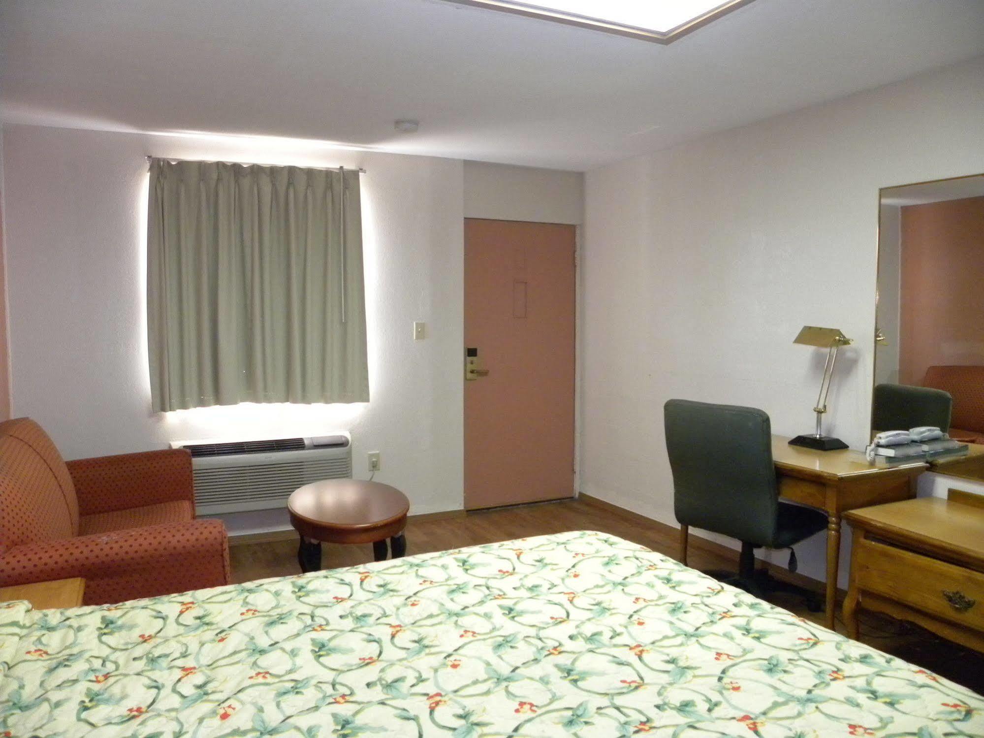 Guest Inn Rogers Εξωτερικό φωτογραφία